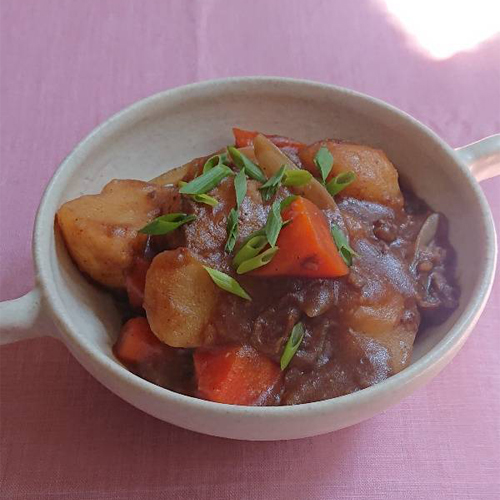 ウーシャンフェン風味の肉じゃが