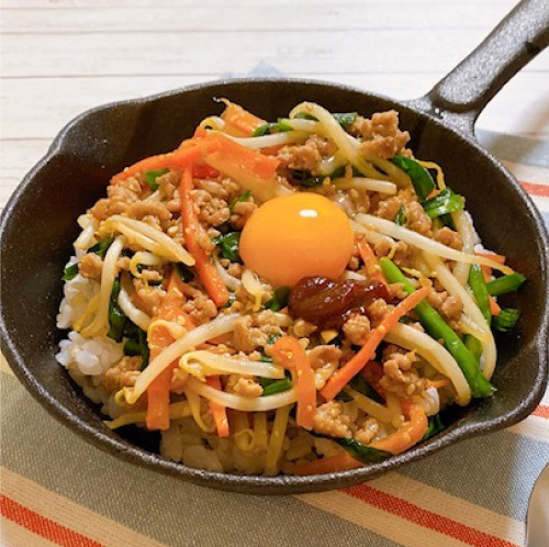 フライパンひとつで簡単！野菜たっぷりビビンバ丼