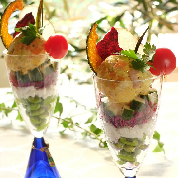 いつもの野菜でカラフルおもてなしサラダ