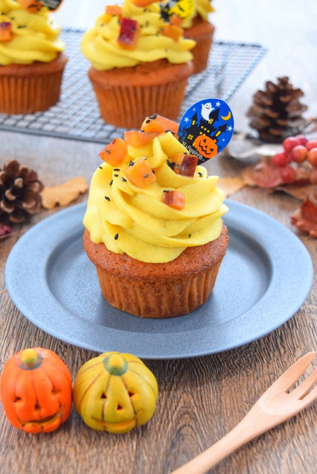 サツマイモのキャラメルカップケーキ