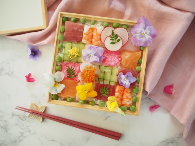 詰めるだけ！フラワーモザイク寿司