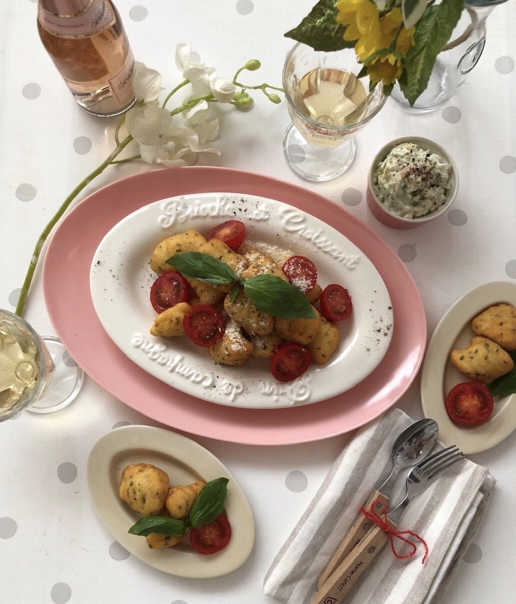 ホットケーキミックスで手作りニョッキフリット〜サワークリームディップ〜