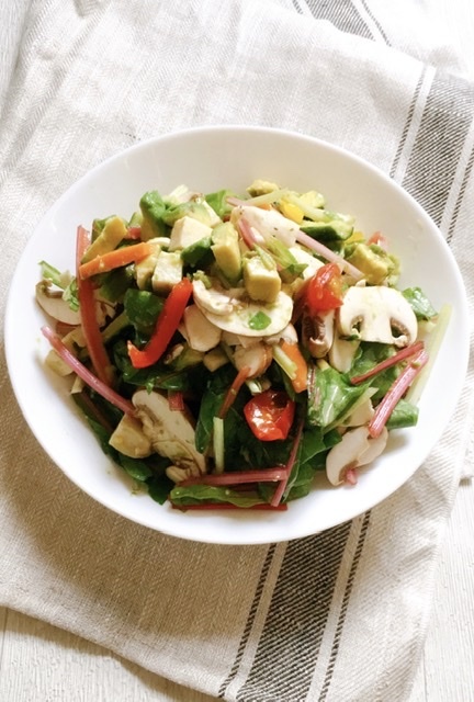 スイチャードのカラフルサラダ